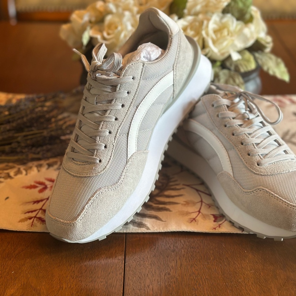 Elegant Women's Gray Athleisure Sneakers, EUC Brand is “Nothing New”